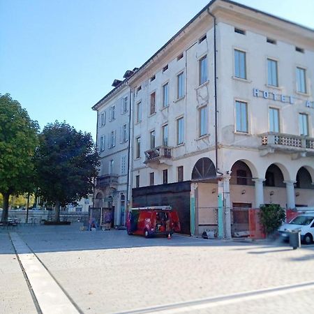 勒威诺Palazzo Clerici公寓 外观 照片